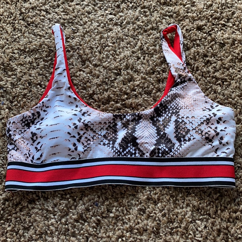 Bikini ❤️ - Picture 3 of 5